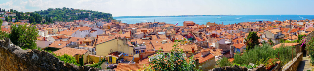 Fototapeta na wymiar Piran am Adriatischen Meer, in Slowenien, Panorama Blick 