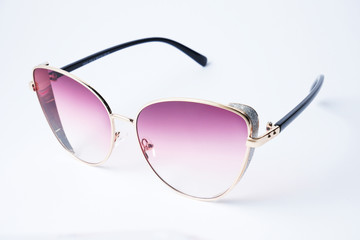 Fashion sun glasses with gold metal rim