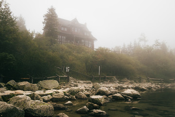 Morskie Oko we mgle