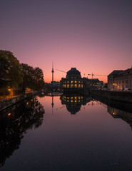 Obraz premium Bode Museum zum Sonnenaufgang