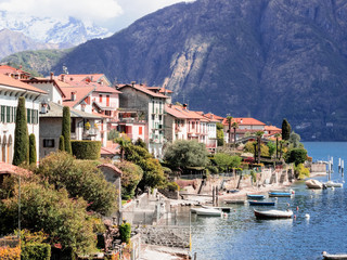 Fototapeta na wymiar view of Ossuccio, an ancient fishing village overlooking the Como lake. Italy