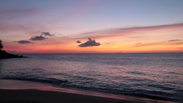 Coucher de soleil &agrave; plage Leroux &agrave; Deshaies Antilles Fran&ccedil;aise Guadeloupe