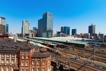 Fototapeta premium 東京駅とその周辺の景色（東京観光の玄関口）