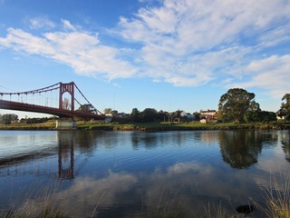 Paisaje con puente