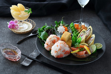 鮭おにぎりのワンプレート