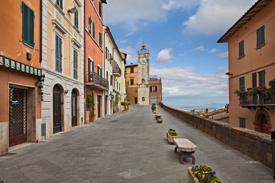 Fototapeta Chianciano Terme, Siena, Tuscany, Italy: panoramic street in the old town