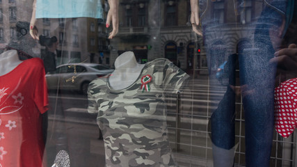 Obraz premium Boutique window with dressed