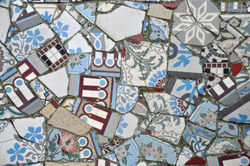 Vintage Jugendstil Bodenfliesen Mosaik aus zerbrochenen  Zementfliesen 