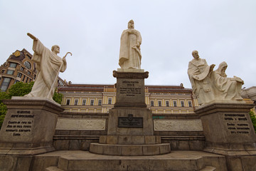 Obraz premium Kyiv, Ukraine-April 30, 2019: Monument of legendary historic persons of ancient Kievan Rus?. On left ? monument of Andrew the Apostle, on center ? Princess Olga, on right - Saints Cyril and Methodius