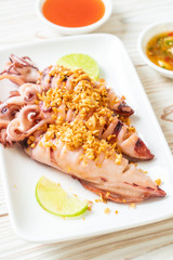 fried squid with garlic