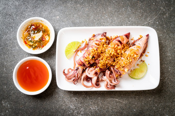 fried squid with garlic