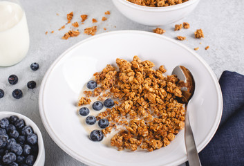 Crunchy Granola Breakfast With Fresh Blueberries