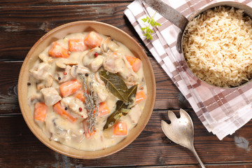 blanquette de veau, veal cooked with cream and carrot