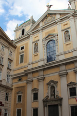 Fototapeta na wymiar baroque church (schottenkirche) in vienna (austria)