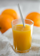 Jus d'oranges pressées paille