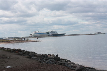  view of the Gulf of Finland and the ship on a Sunny day