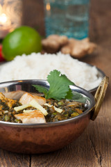 Indisches Murg Palak mit Reis