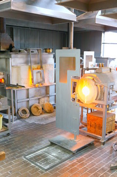 Glass work furnace