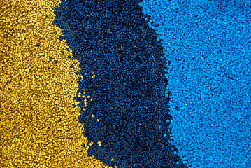 Pattern of yellow and blue polymers