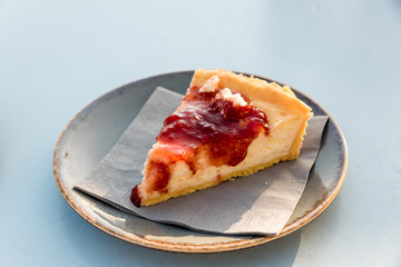 Creamy cake with berries