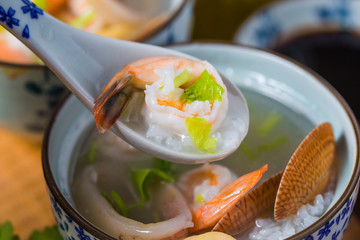 Nutritious and delicious seafood porridge，Rice shrimp scallop porridge