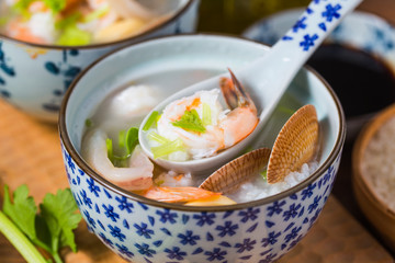 Nutritious and delicious seafood porridge，Rice shrimp scallop porridge