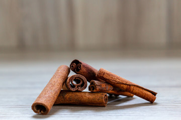 b&acirc;tons de cannelle 