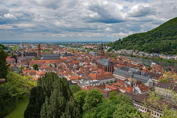 Fototapeta na wymiar Blick auf die Altstadt von Heidelberg in Baden-Württemberg, Deutschland 