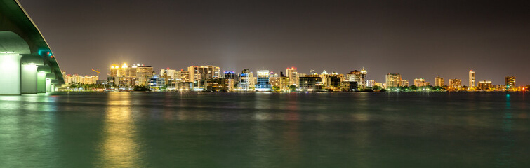 Fototapeta premium Sarasota Florida Skyline at Night