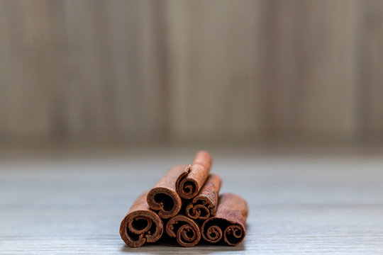 b&acirc;tons de cannelle 