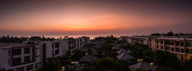 Naklejka premium Sunrise view over the ocean at Cha-Am, Thailand (Panorama)