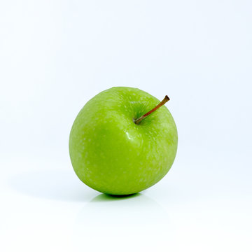 Green apple on white background, Green apple isolated, Fruit on white background