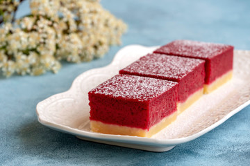 Homemade Raspberry Lemonade Cake Bars	