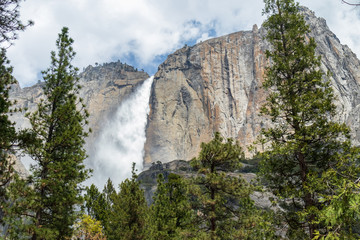 Fototapeta na wymiar Yosemite Falls, Yosemite National Park, California