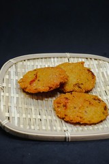 Vada (Vadai, Vadei) is a traditional South indians food. this Hot and spicy fritters are perfect as snacks and are hugely popular among malaysians