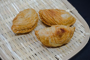 Curry puff or locally known as “Karipap” is a Malaysian traditional food. This tasty food have flaky pastry on the outside and delicious curry potato on the inside