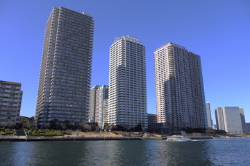 Fototapeta na wymiar 佃島高層ビル群の風景