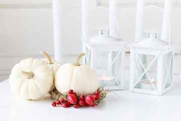 How to make hay wreath decorated with hawthorn berries and rose hip, tutorial.