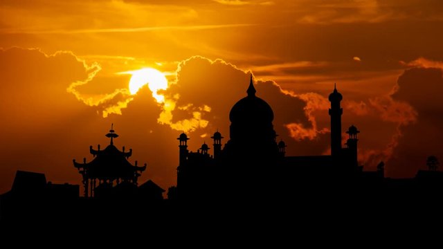 Omar Ali Saifuddin Mosque with the Ceremonial Barge at Sunset, in Bandar Seri Begawan City, the Capital of Brunei