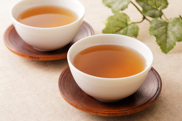 杜仲茶　Eucommia leaf tea