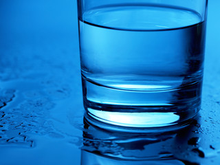A glass of clean drinking water. In the world There is not enough fresh water