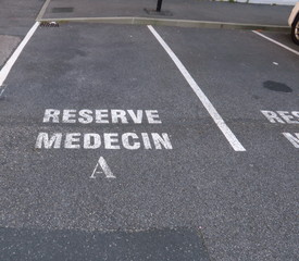 Parking r&eacute;serv&eacute; M&eacute;decin A