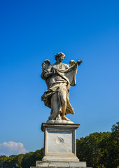 Angel statue along Sant Angelo bridge