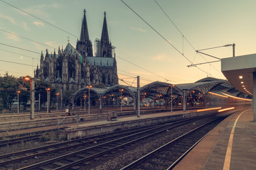 Fototapeta na wymiar train in motion, Cologne. Cologne Cathedral