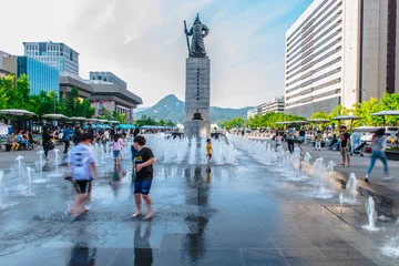 Cercles muraux Séoul SEOUL, SOUTH KOREA - May 05, 2019: Gwanghwamun Plaza