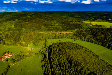 Schöne Landschaften in Bayern aus der Luft
