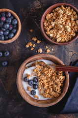 Crunchy Granola Breakfast With Fresh Blueberries