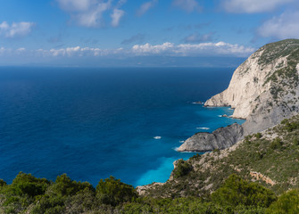 Fototapeta na wymiar View of the cliffs near Shipwreck Cove