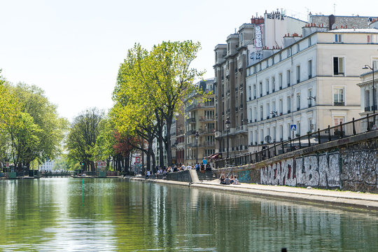 Paris - Kanal St. Martin: Spaziergang am Fluss