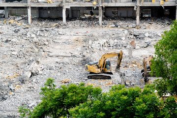 The construction vehicle business is carrying the remains of the building that has been destroyed by using the control system through the AI system, which reduces labor. And save money